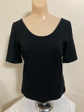 Classic Black Scoop Neck Women's Top
Item# SSct3